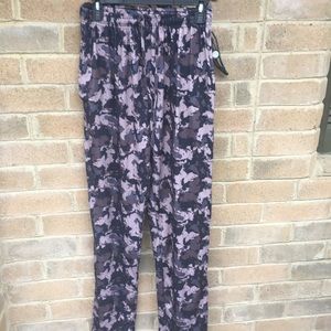 Men’s medium camo Caribbean Joe pajama bottoms